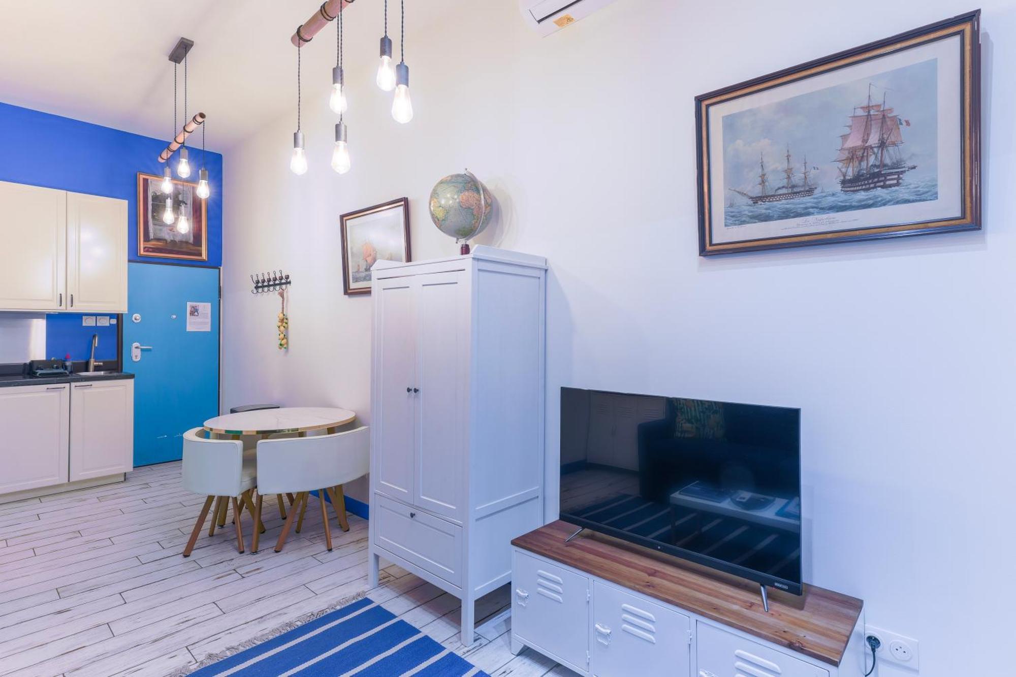 Studio Travel 24M2, 120M Vieux-Port ,Clim , Wifi ,Acces Autonome Avec Code Marseille Ngoại thất bức ảnh